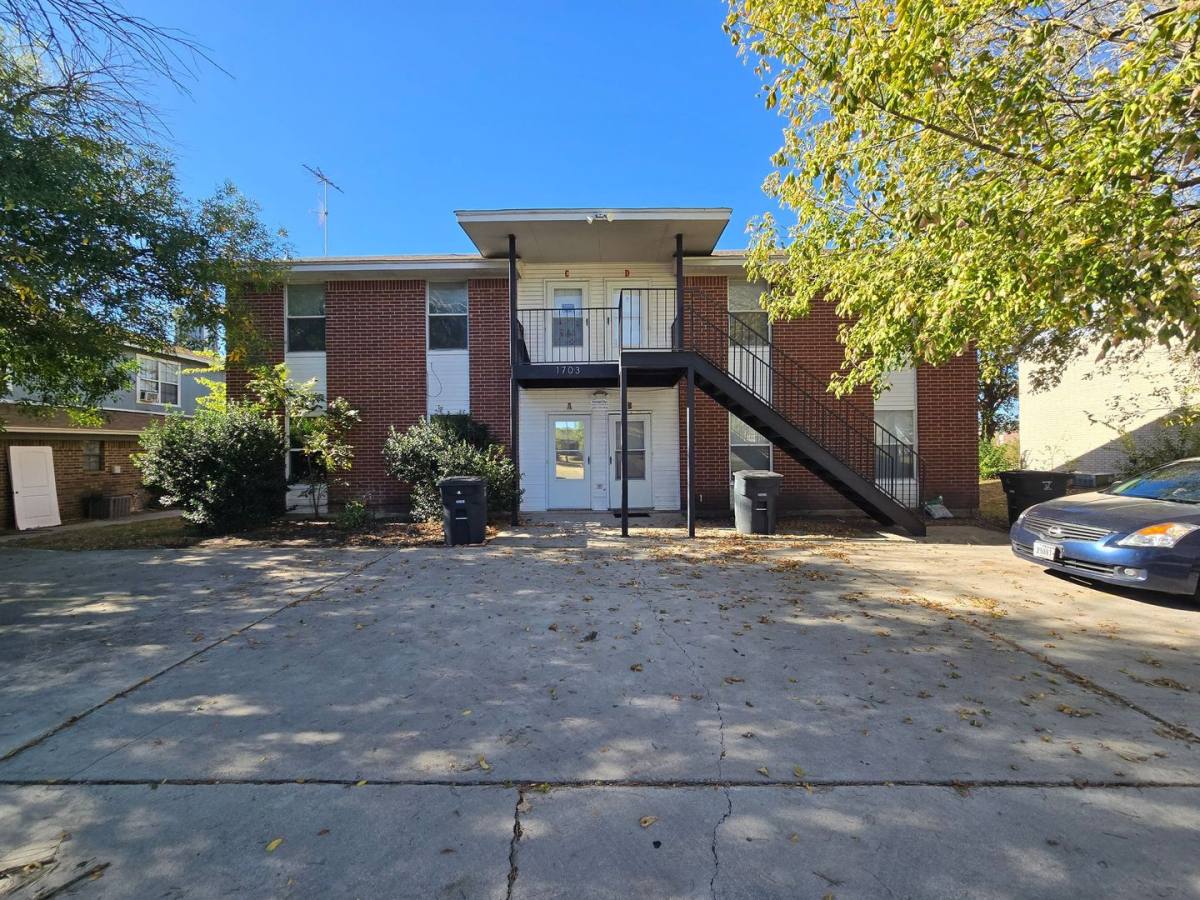 Apartment for rent at 1703 Cedarhill Dr, Killeen, TX 76543
