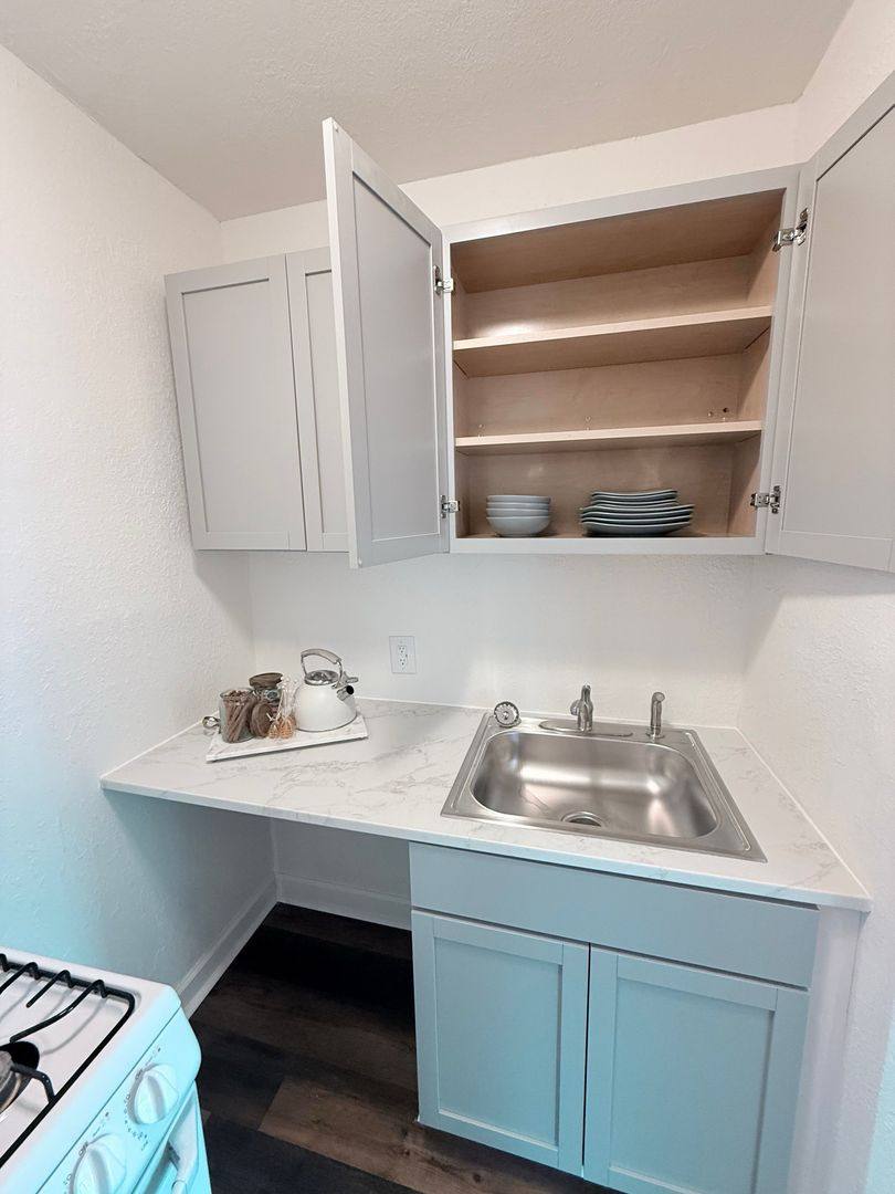 Apartment for rent at 332 SW Topeka Blvd, Topeka, KS 66603