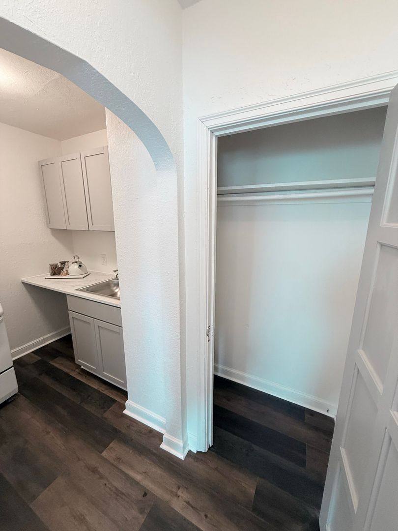 Apartment for rent at 332 SW Topeka Blvd, Topeka, KS 66603
