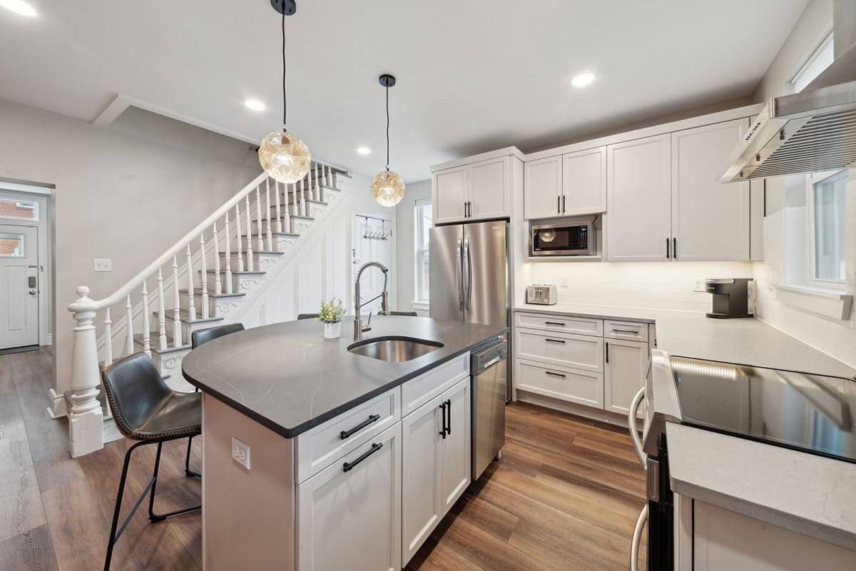 Apartment for rent at 91-93 S 9th St, Pittsburgh, PA 15203