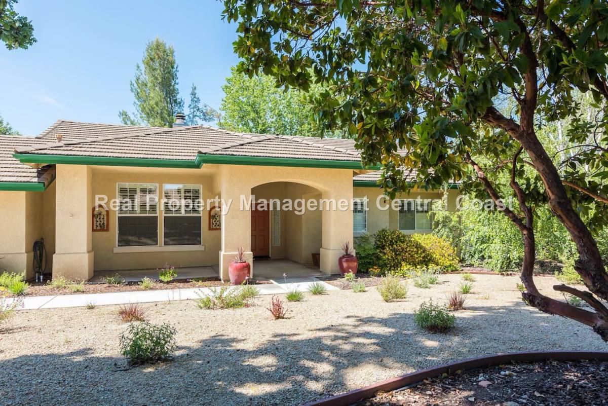 House for rent at 1735 Sandalwood Lane, Templeton, CA 93465