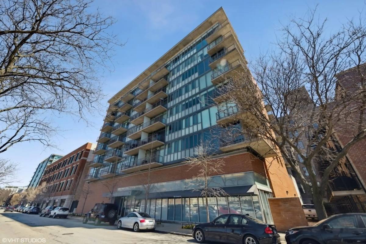Townhouse for rent at 321 S Sangamon #810, Chicago, IL 60607