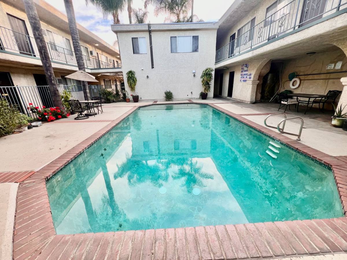 Apartment for rent at 7057 Haskell Ave, Van Nuys, CA 91406