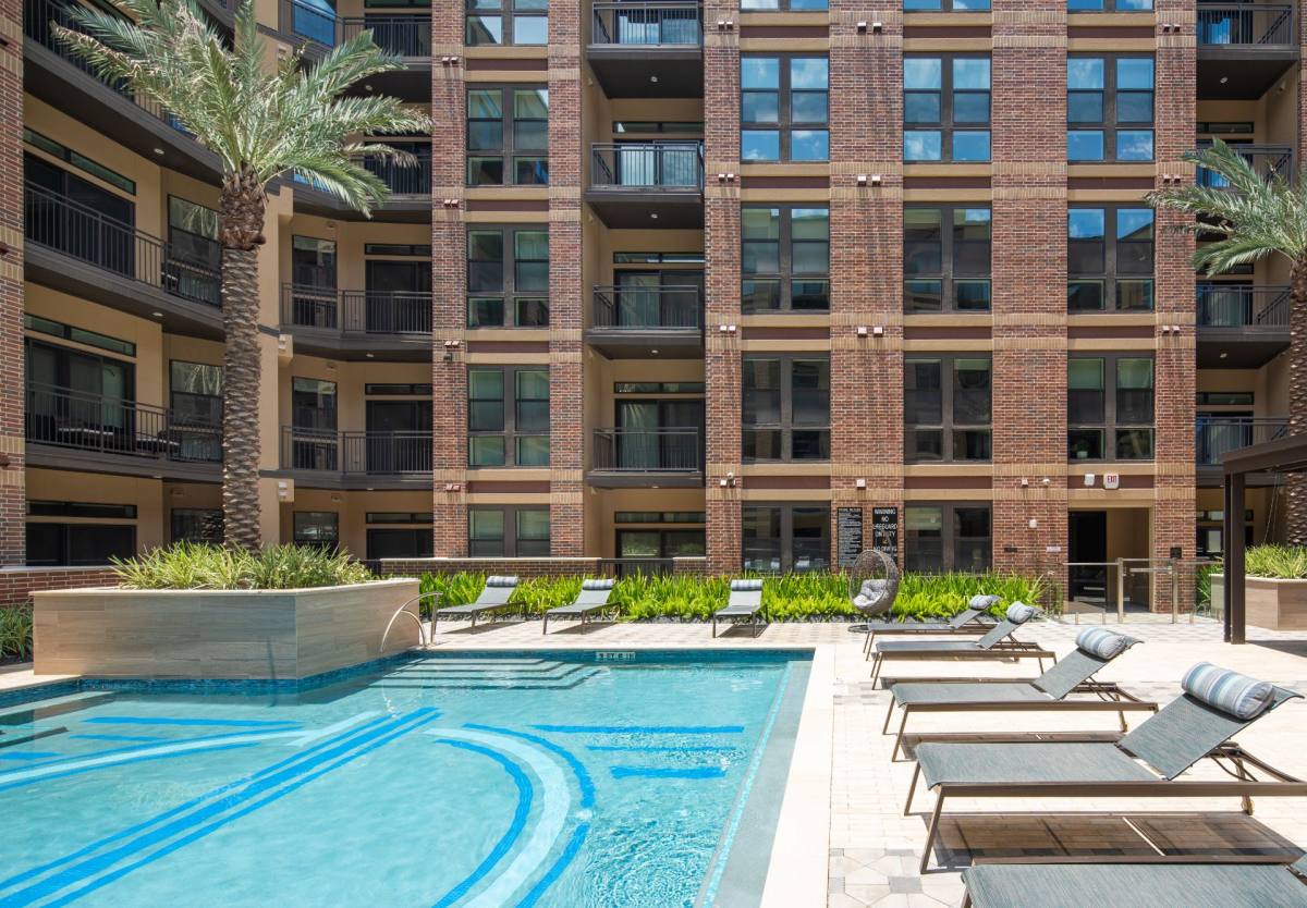 Apartment for rent at 516 W 20th St, Houston, TX 77008