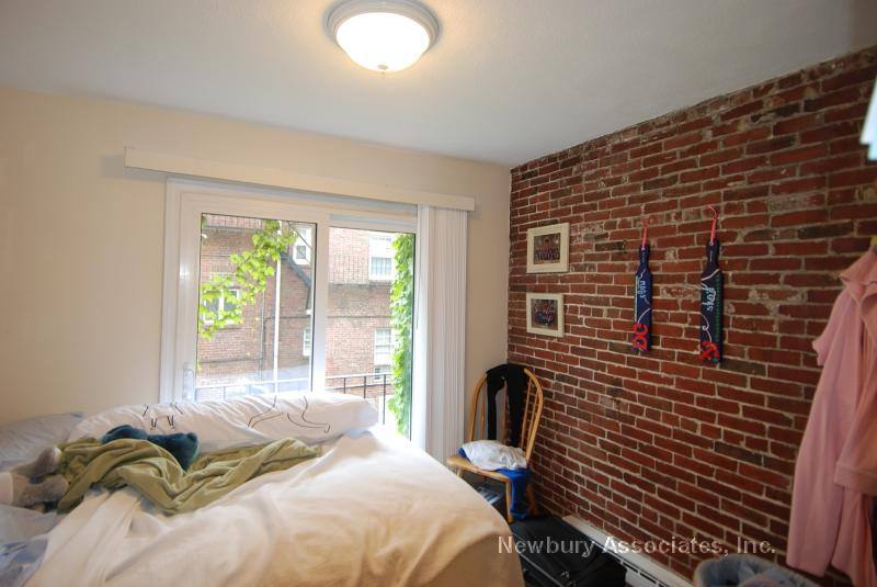 Apartment for rent at 94-96 Tyler St W, Boston, MA 02111