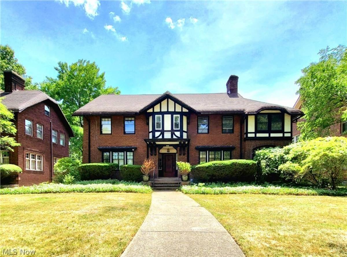 House for rent at 2540 Euclid Heights Blvd, Cleveland, OH 44106