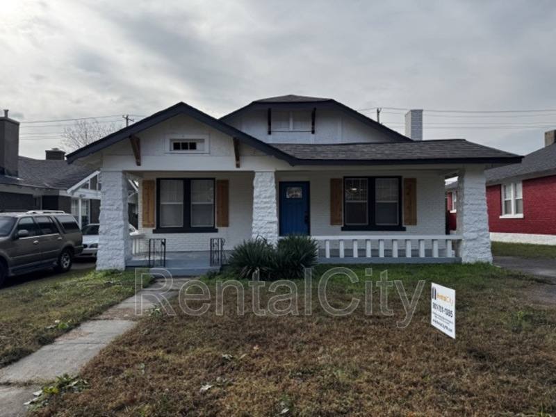 House for rent at 1063 Forrest Ave, Memphis, TN 38105