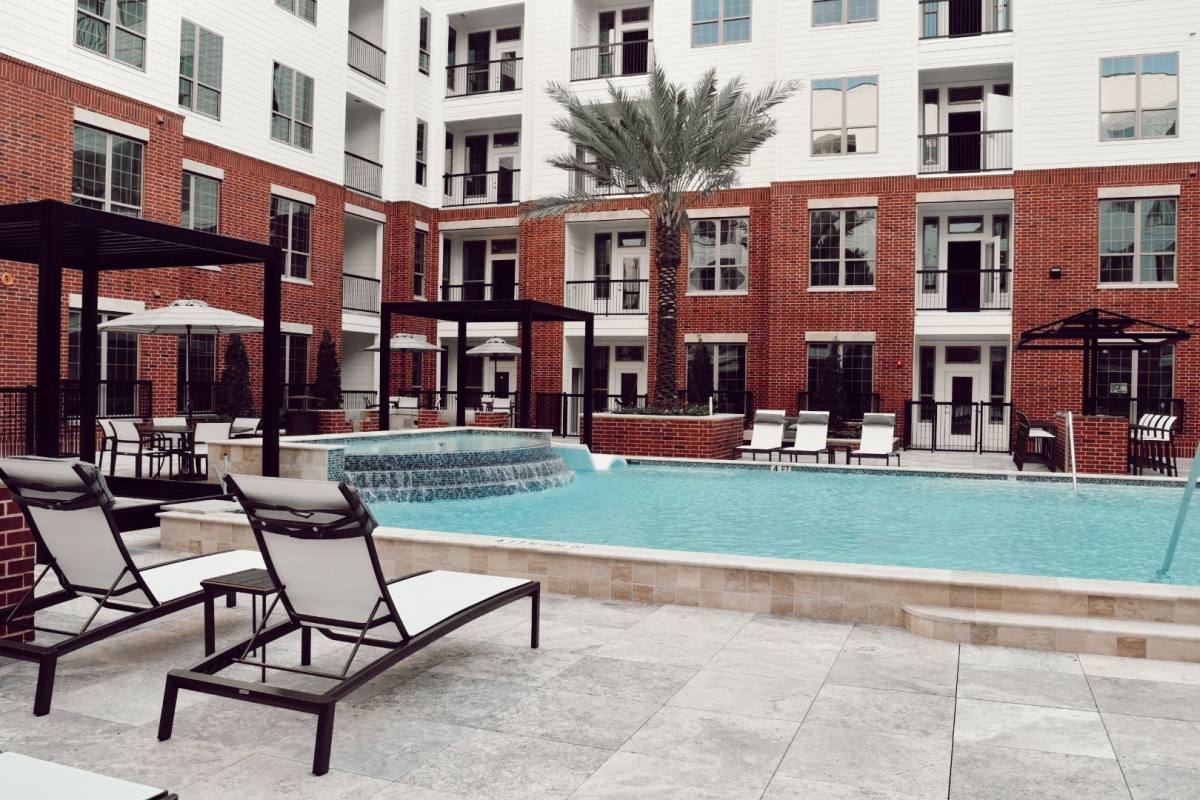 Apartment for rent at 2112 Austin St, Houston, TX 77002