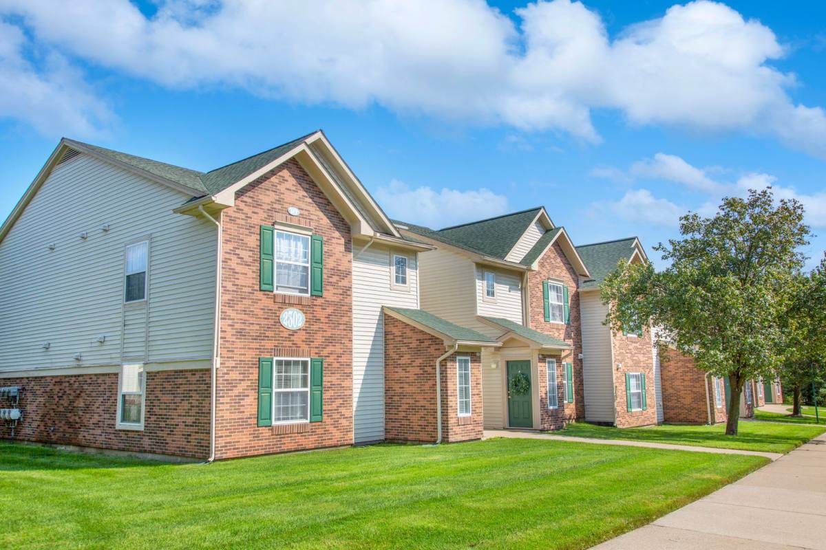 Apartment for rent at 2450 Norfolk, Rochester, MI 48309