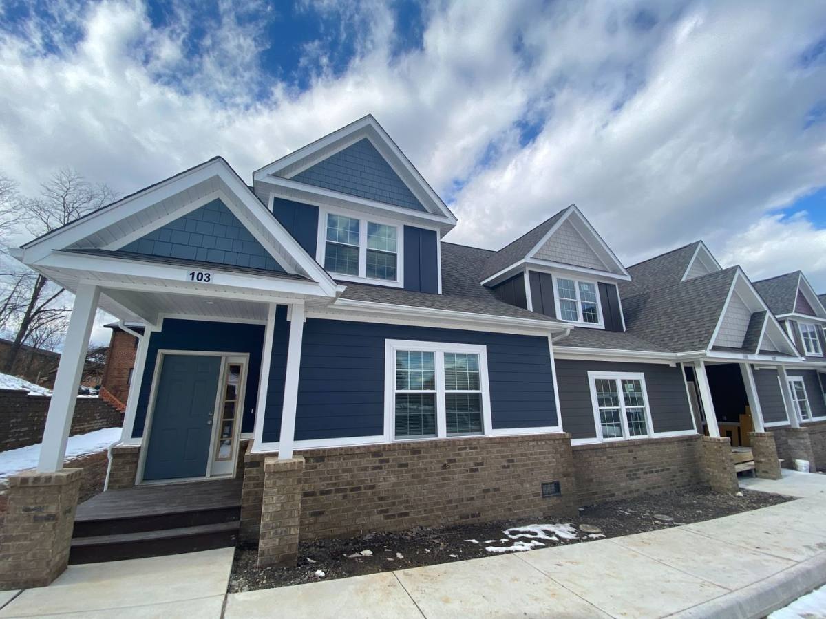 Apartment for rent at 107 E Main St, Radford, VA 24141