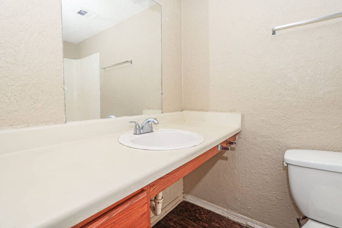 Apartment for rent at 6370 W Wilshire, Oklahoma City, OK 73132