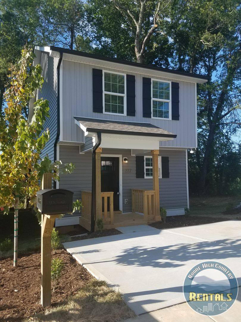 Townhouse for rent at 291 Stratford Lane, Boone, NC 28607