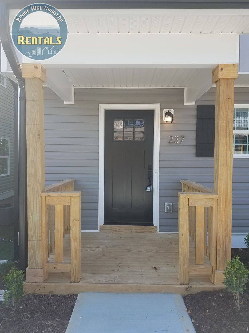 Townhouse for rent at 291 Stratford Lane, Boone, NC 28607