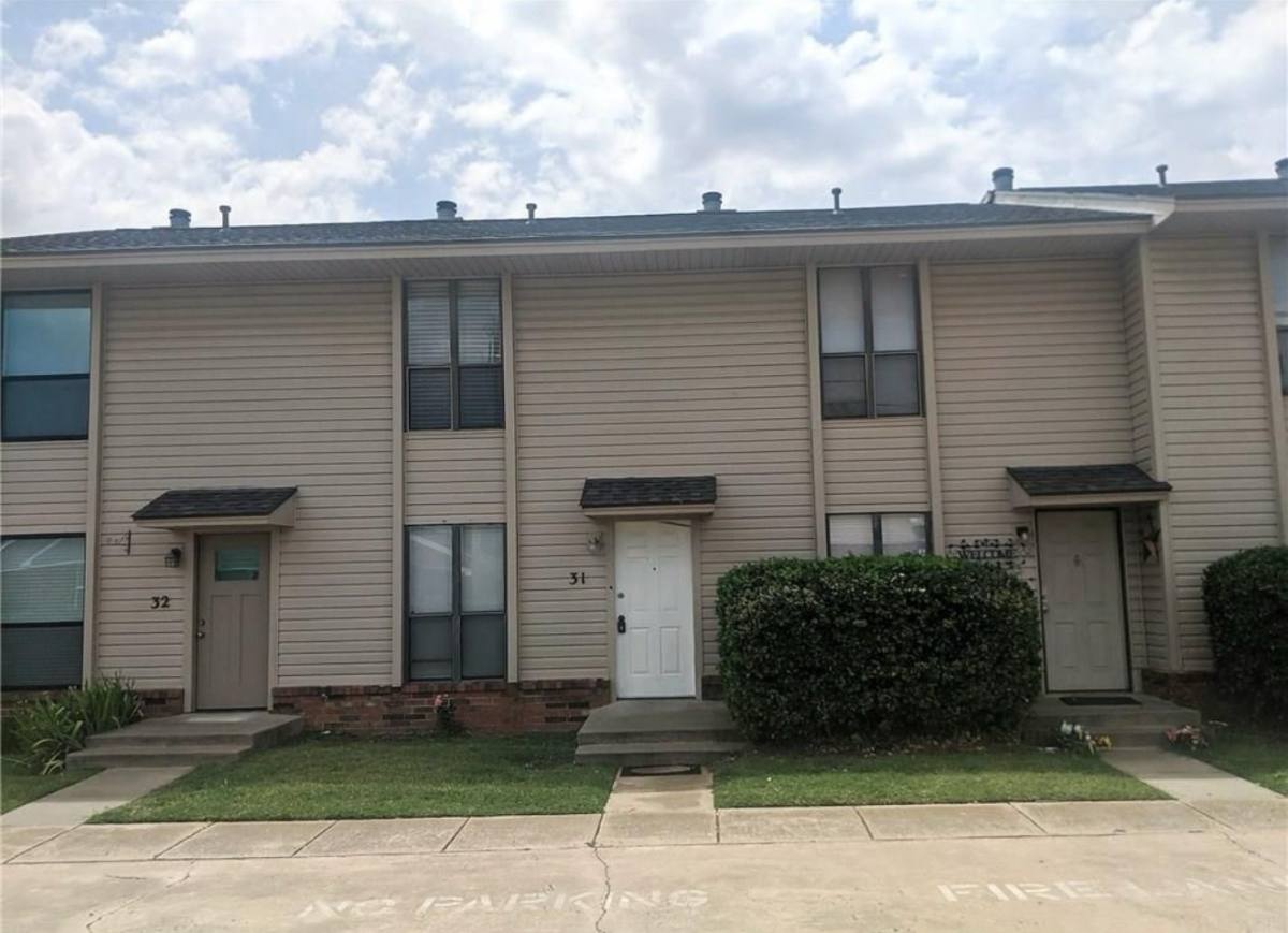 Apartment for rent at 1901 E Lindsey St #1901 Lindsay, Norman, OK 73071