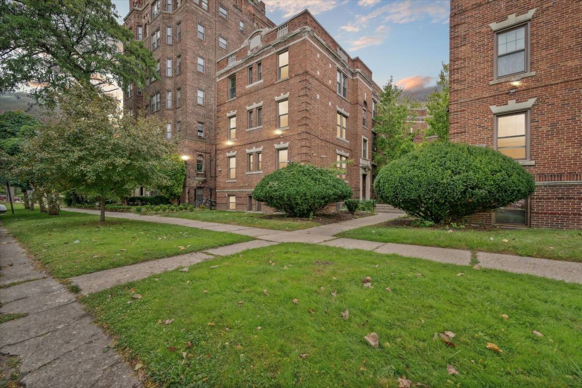 Apartment for rent at 100 Glynn Court, Detroit, MI 48202