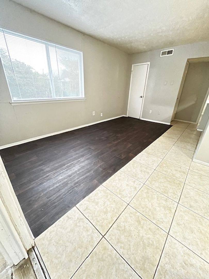 Apartment for rent at 4716 Sycamore St, Dallas, TX 75204