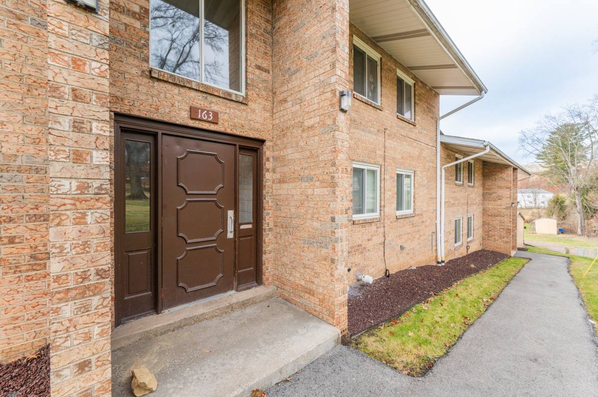 Apartment for rent at 151-175 Dix Dr, North Versailles, PA 15137