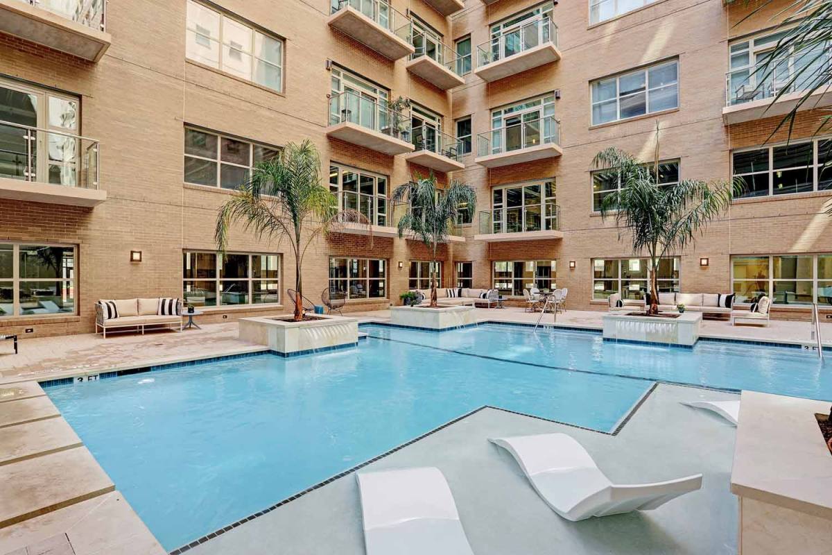 Apartment for rent at 1112 Rusk St, Houston, TX 77002