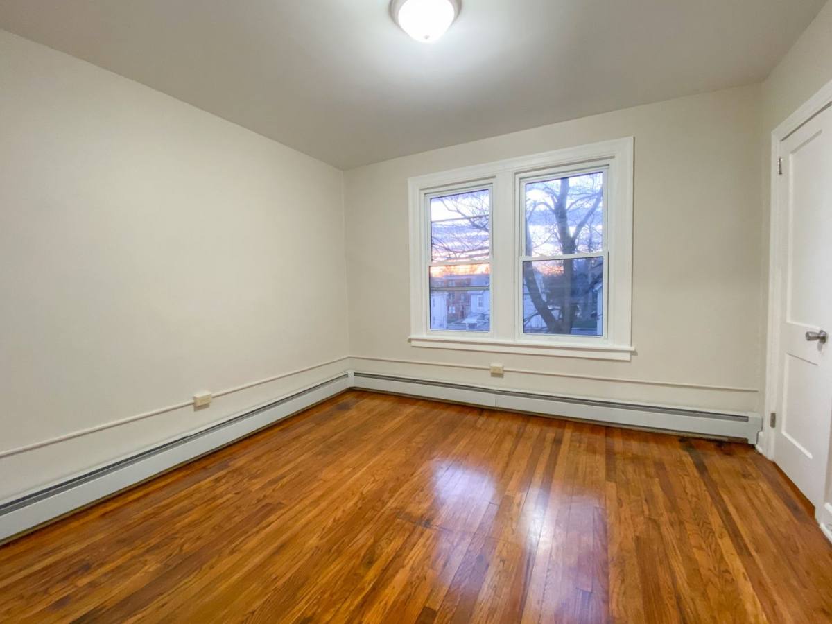 Apartment for rent at 37-39 Dorothy St, Hartford, CT 06106