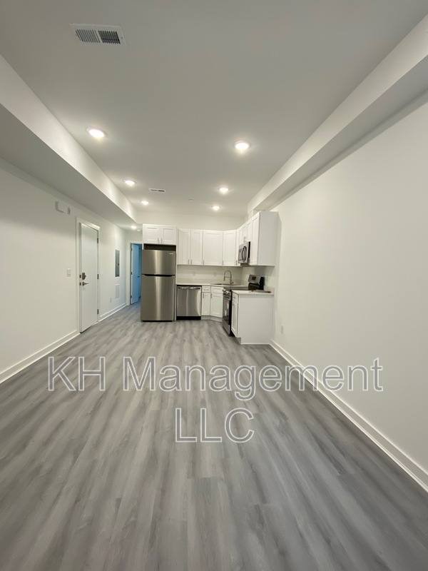 Apartment for rent at 624 N 38th St #2, Philadelphia, PA 19104