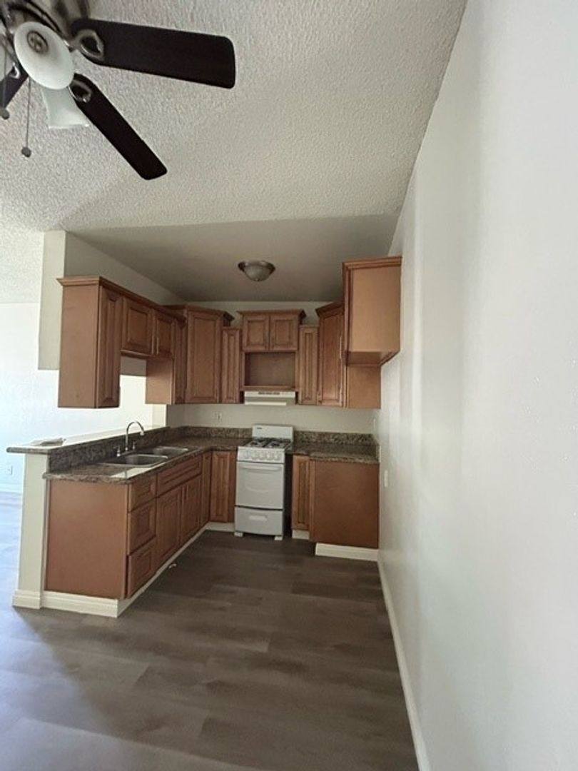 Apartment for rent at 7320 Foothill Blvd, Tujunga, CA 91042