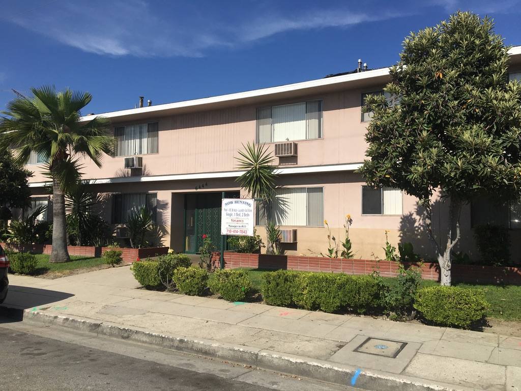 Apartment for rent at 6444-6448 Tujunga Ave, North Hollywood, CA 91606