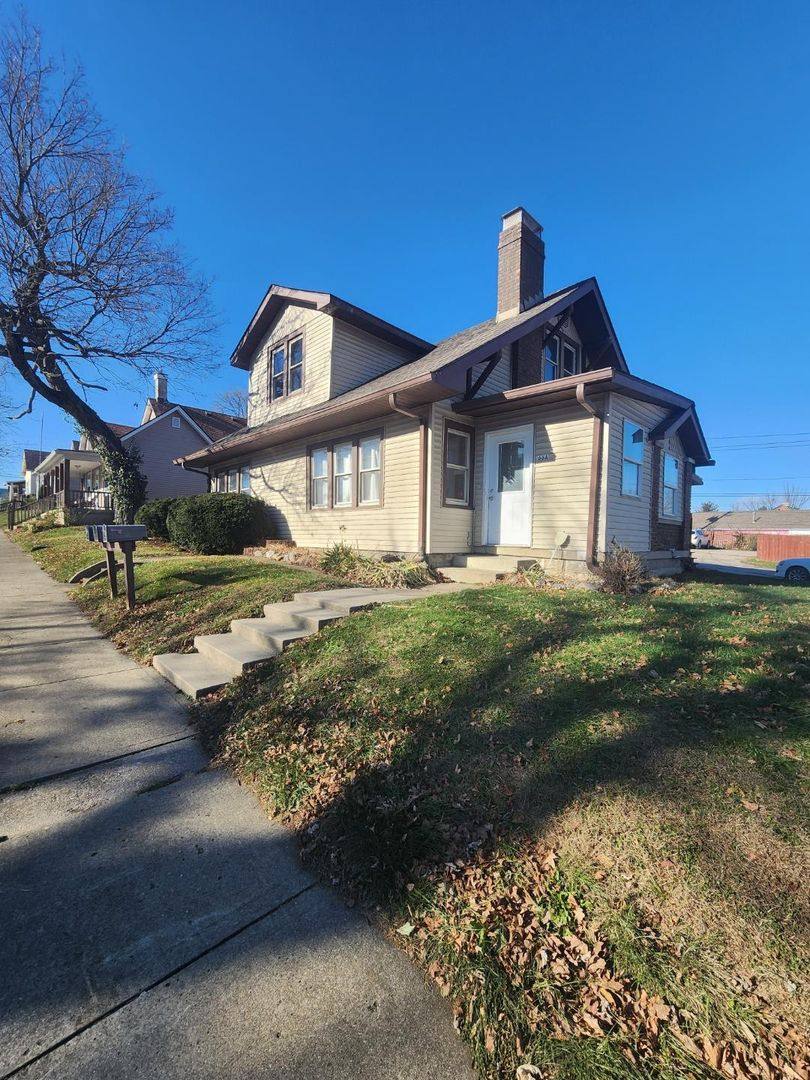 House for rent at 66 E Main St #A, Mooresville, IN 46158