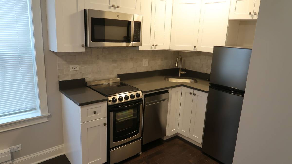 Apartment for rent at 640 W Wrightwood Ave #403, Chicago, IL 60614