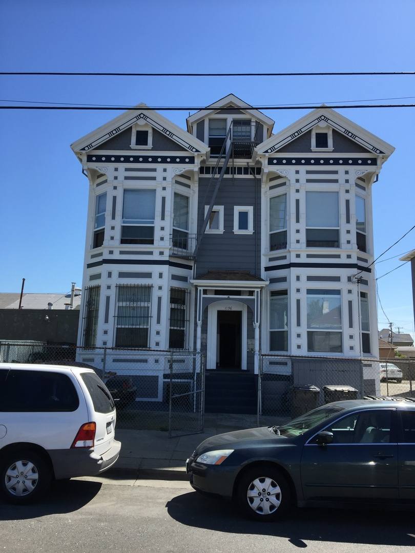Apartment for rent at 1136 10th Ave, Oakland, CA 94606