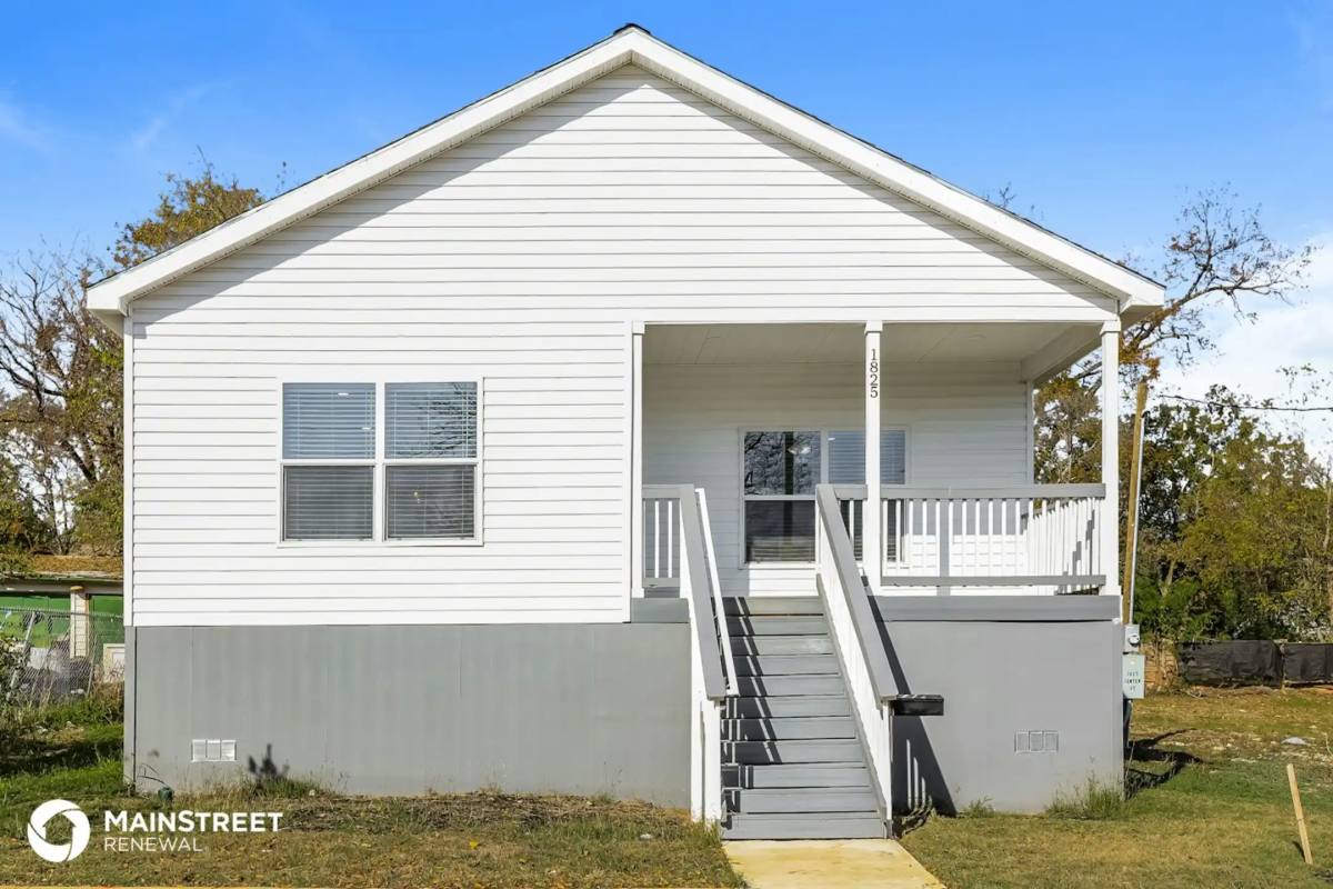 House for rent at 1825 N Center, San Antonio, TX 78202