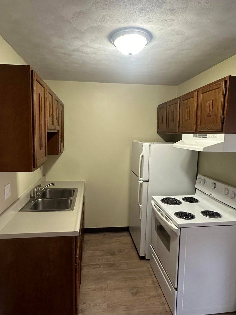 Apartment for rent at 1200 Meadowview Dr, Marion, IA 52302
