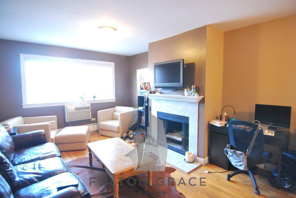Apartment for rent at 900 W Fullerton Ave #5I, Chicago, IL 60614