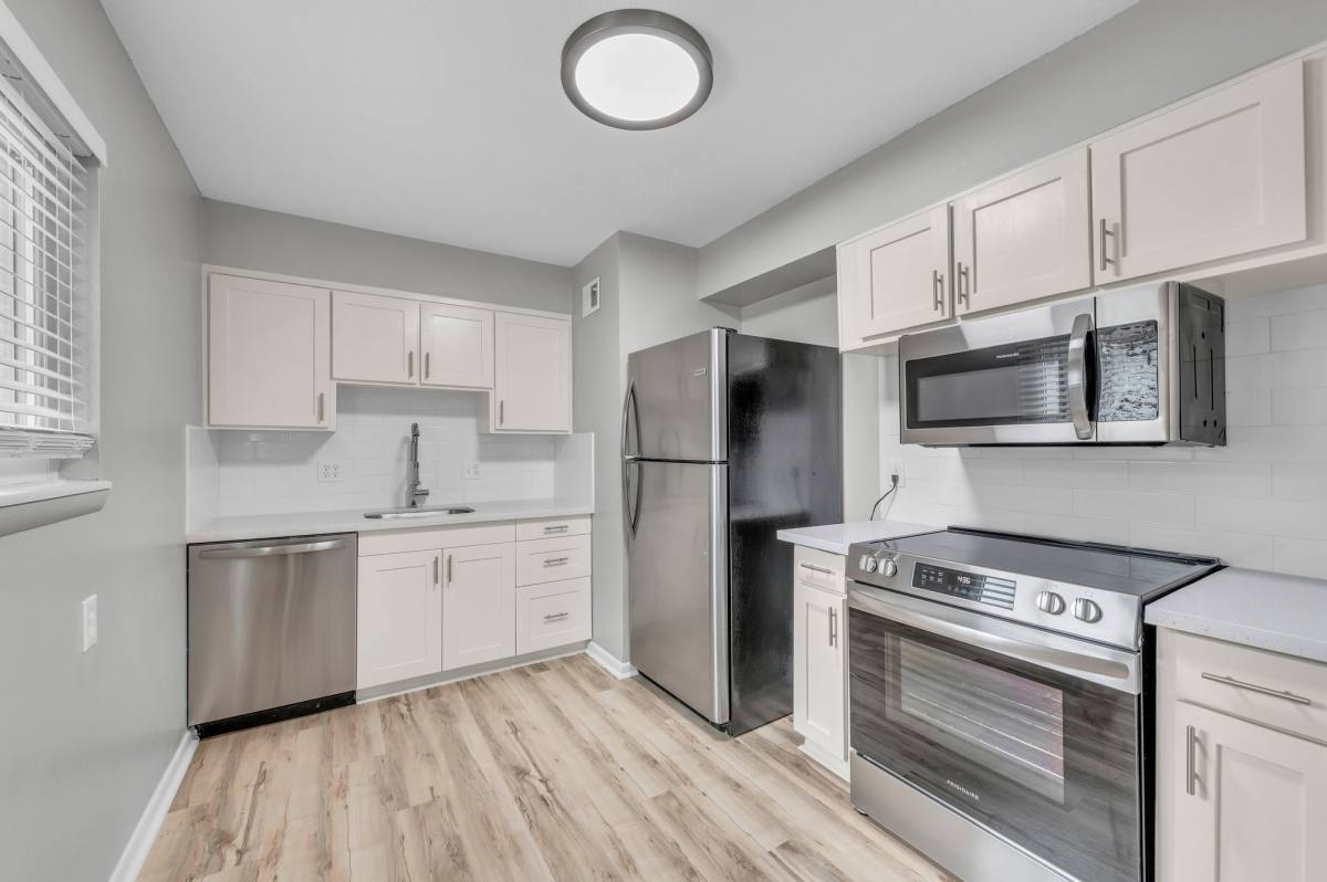 Apartment for rent at 1132 W 41st Terrace, Kansas City, MO 64111