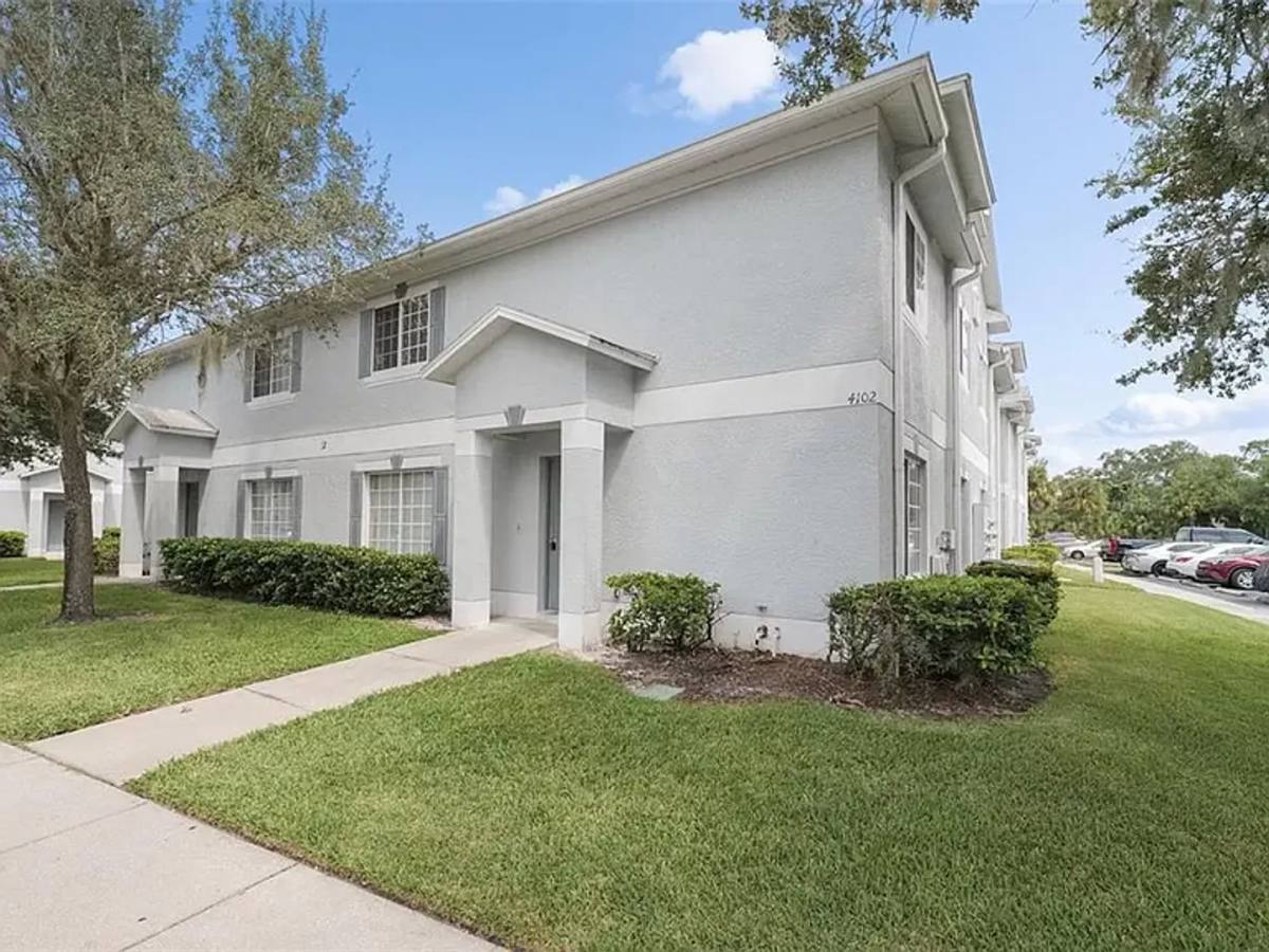 Townhouse for rent at 4102 Gradstone Place, Tampa, FL 33617