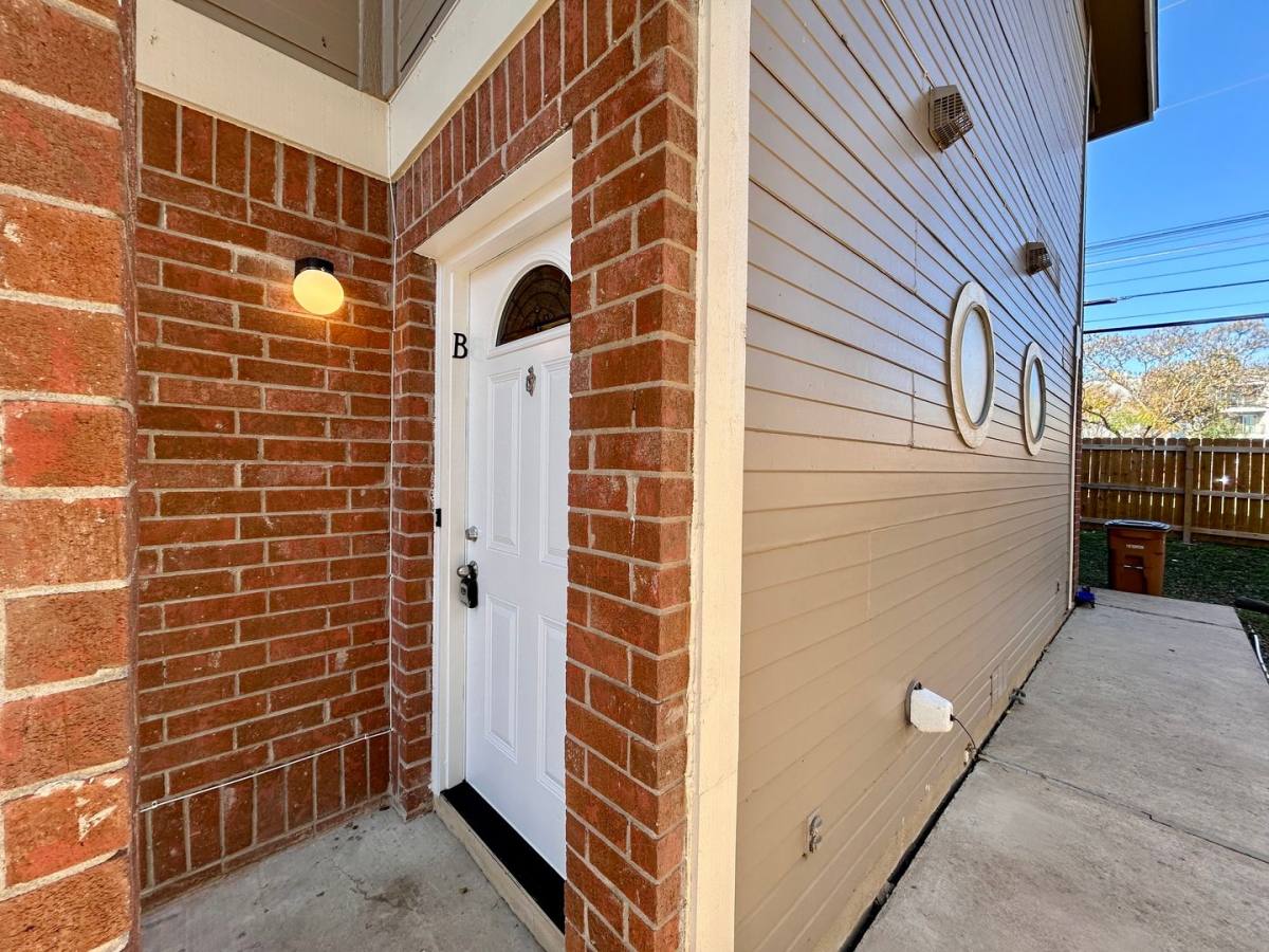 Apartment for rent at 2010 Kirksey Dr, Austin, TX 78741