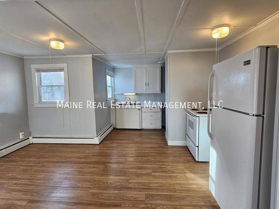 Apartment for rent at 17 Boutelle Ave #5, Waterville, ME 04901