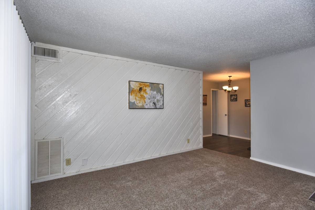 Apartment for rent at 4414 S Garnett Rd, Tulsa, OK 74146