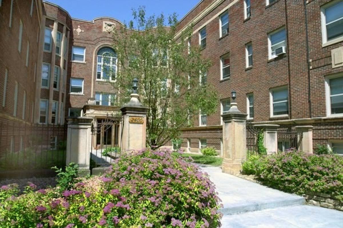 Apartment for rent at 2400 Harriet Ave, Minneapolis, MN 55405