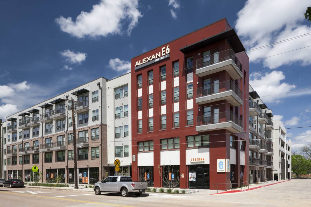 Apartment for rent at 2401 E 6th St, Austin, TX 78702