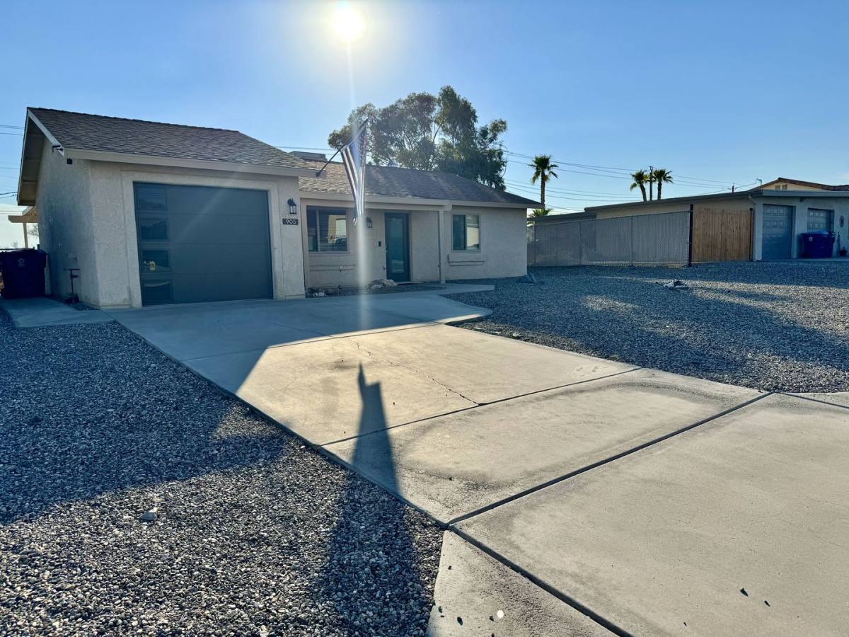 House for rent at 905 Mohican Dr, Lake Havasu City, AZ 86406