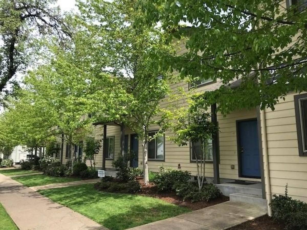 Apartment for rent at 1585 Patterson St, Eugene, OR 97401