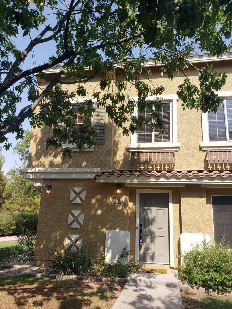 Townhouse for rent at 4304 E Jasper Dr, Gilbert, AZ 85296