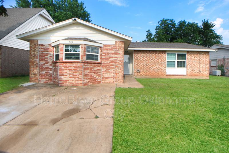 House for rent at 912 Craig Dr, Oklahoma City, OK 73160