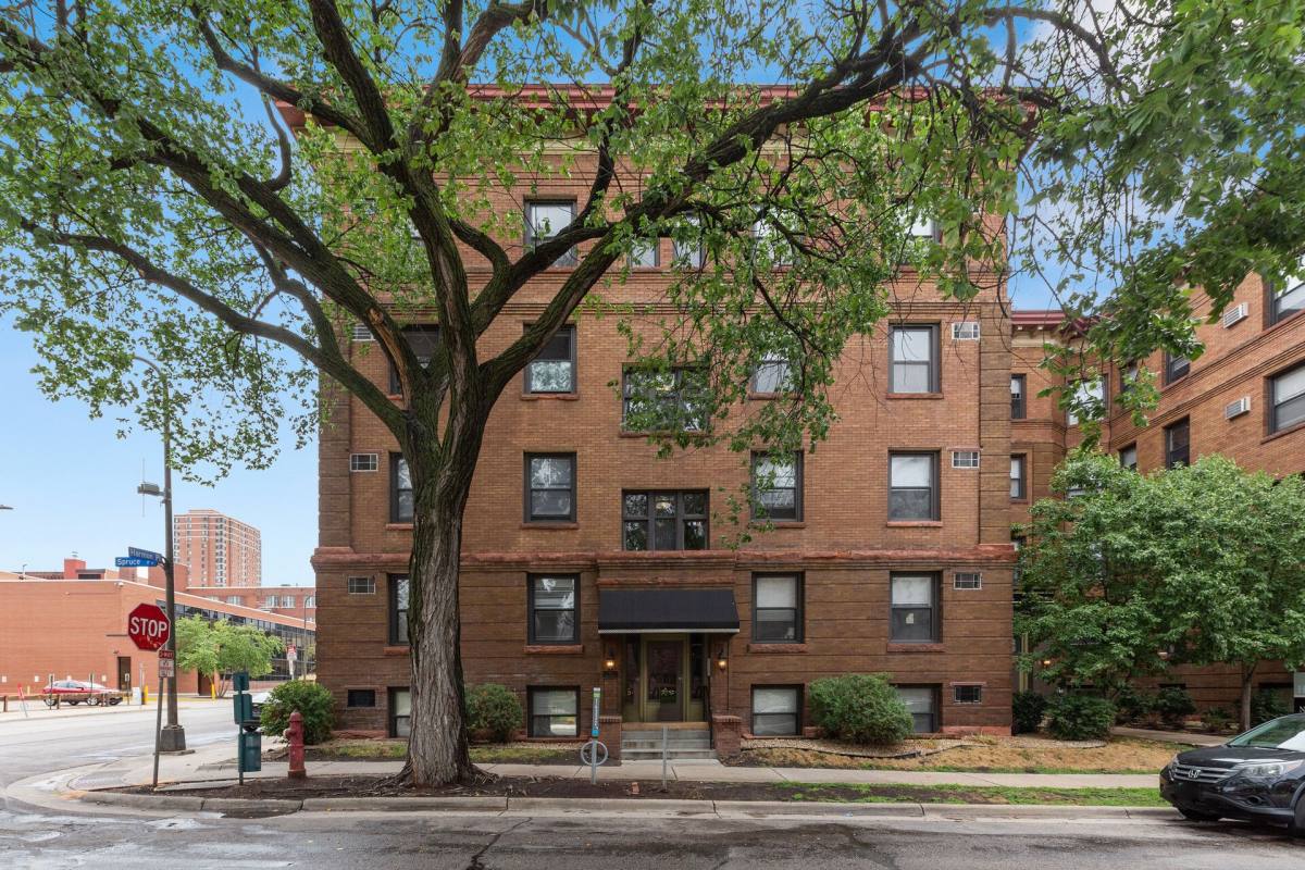 Apartment for rent at 32 Spruce Place, Minneapolis, MN 55403