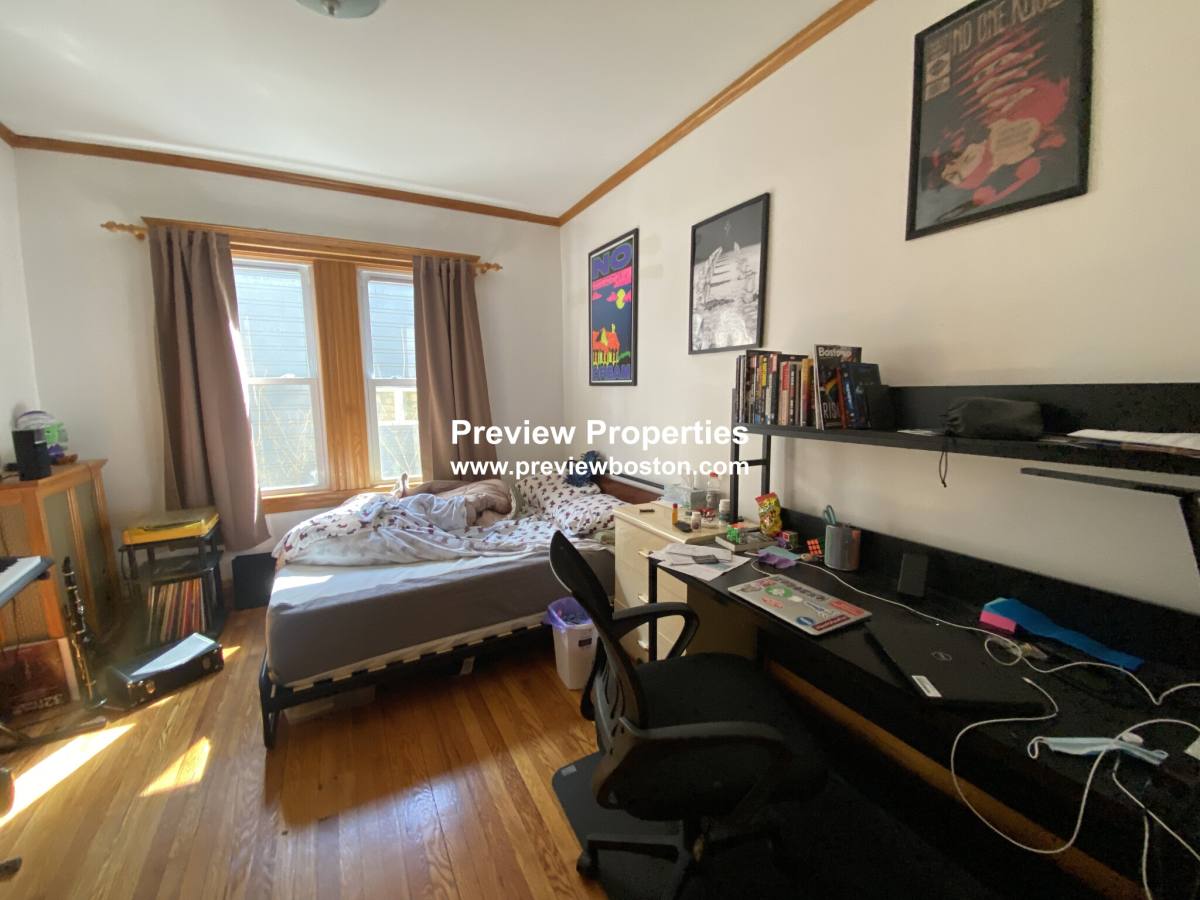 House for rent at 124 Columbia St #1P, Brookline, MA 02445