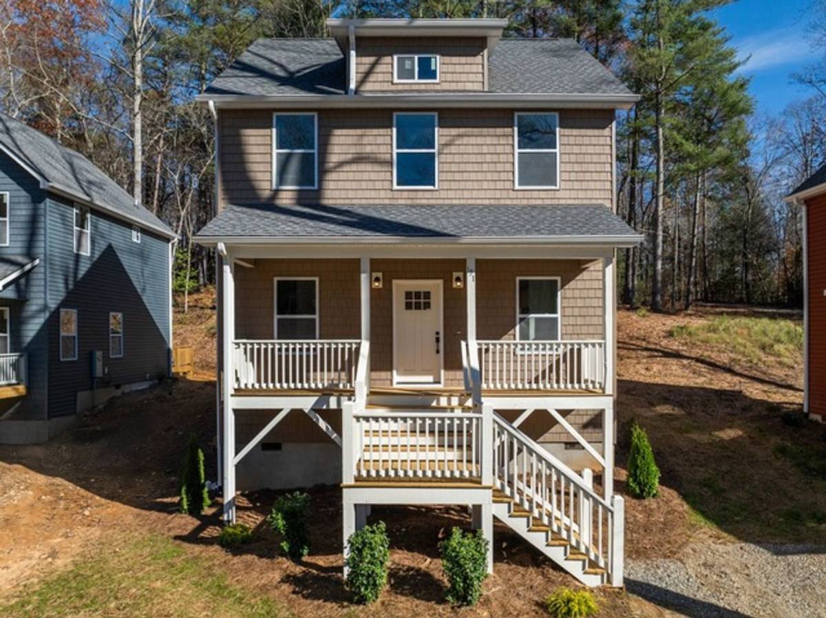 House for rent at 131 Owenby Lane, Black Mountain, NC 28711