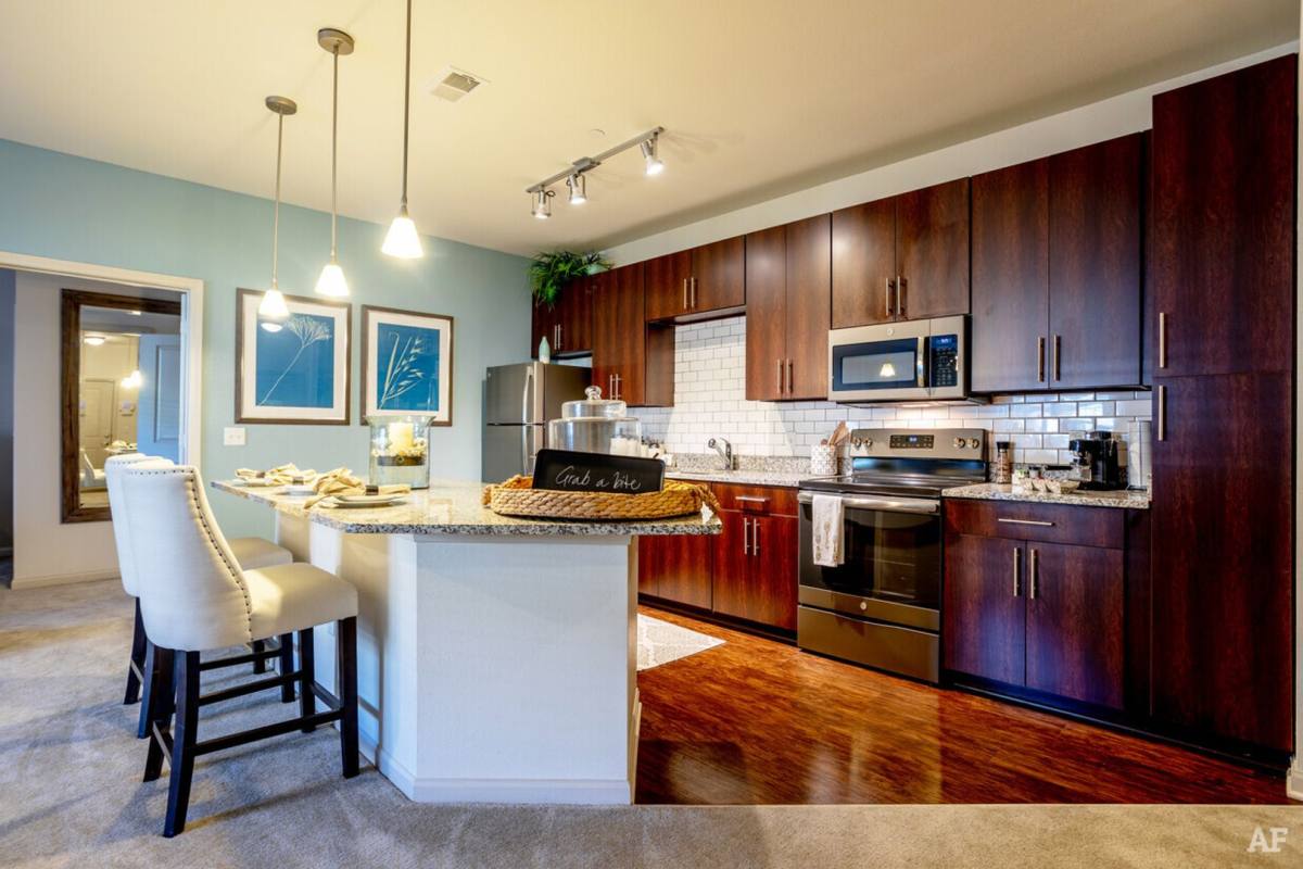 Apartment for rent at 3220 Cottage Hill Rd, Mobile, AL 36606