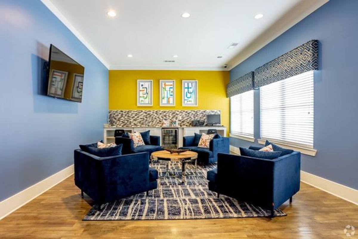 Apartment for rent at 3220 Cottage Hill Rd, Mobile, AL 36606