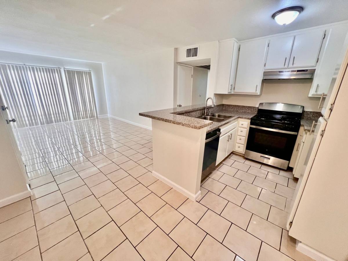 Apartment for rent at 6943 Haskell Ave, Van Nuys, CA 91406