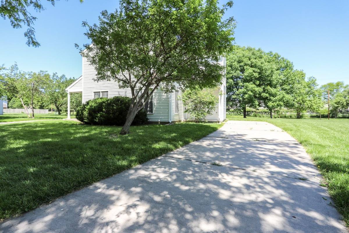 Townhouse for rent at 1841 Whittier St, Lincoln, NE 68503